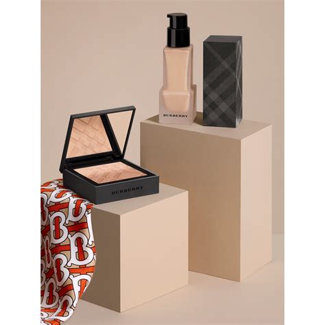 burberry matte glow compact